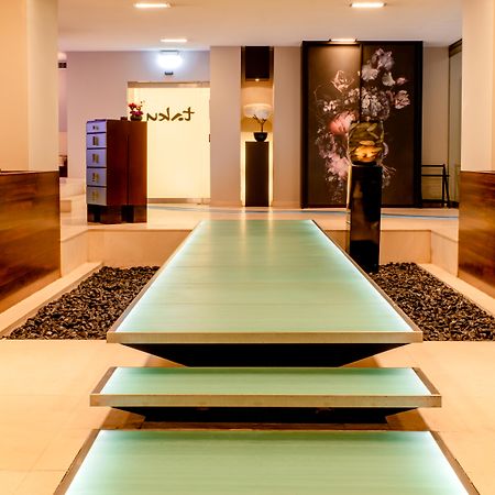 Excelsior Hotel Ernst Am Dom Cologne Exterior photo The lobby of the hotel