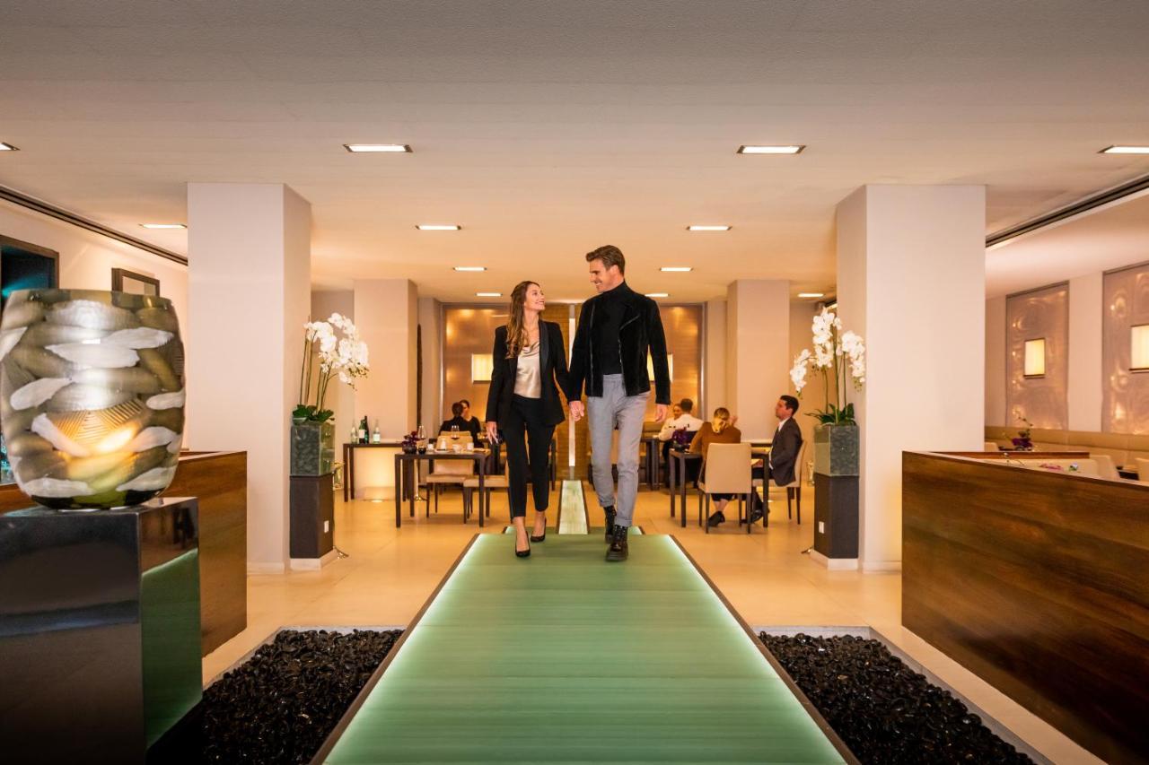 Excelsior Hotel Ernst Am Dom Cologne Exterior photo The Green Carpet