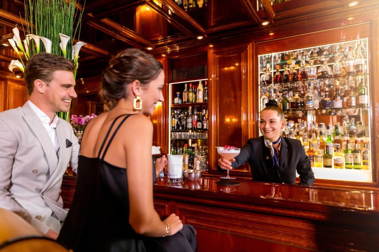 Excelsior Hotel Ernst Am Dom Cologne Exterior photo The bar at the St. Regis New York